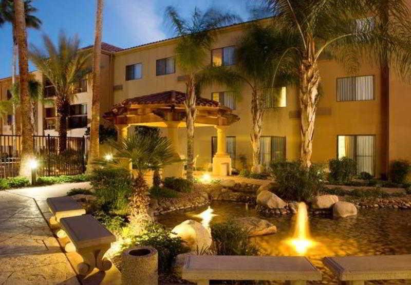 Готель Courtyard By Marriott Tucson Williams Centre Екстер'єр фото
