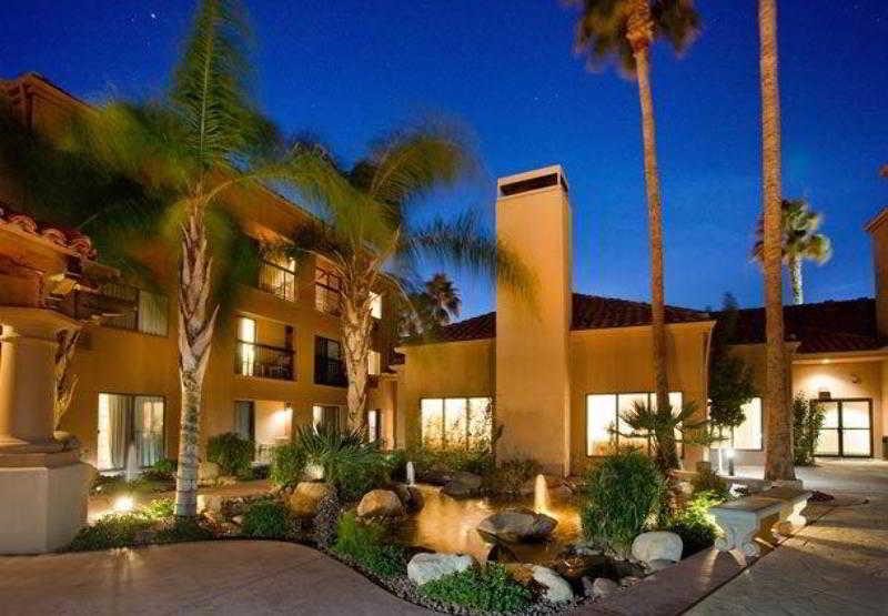 Готель Courtyard By Marriott Tucson Williams Centre Екстер'єр фото
