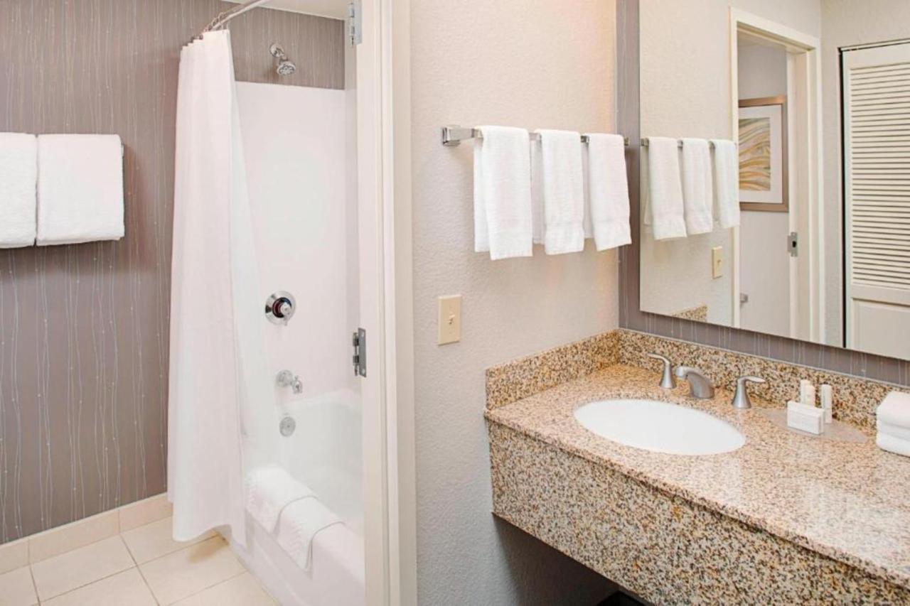 Готель Courtyard By Marriott Tucson Williams Centre Екстер'єр фото