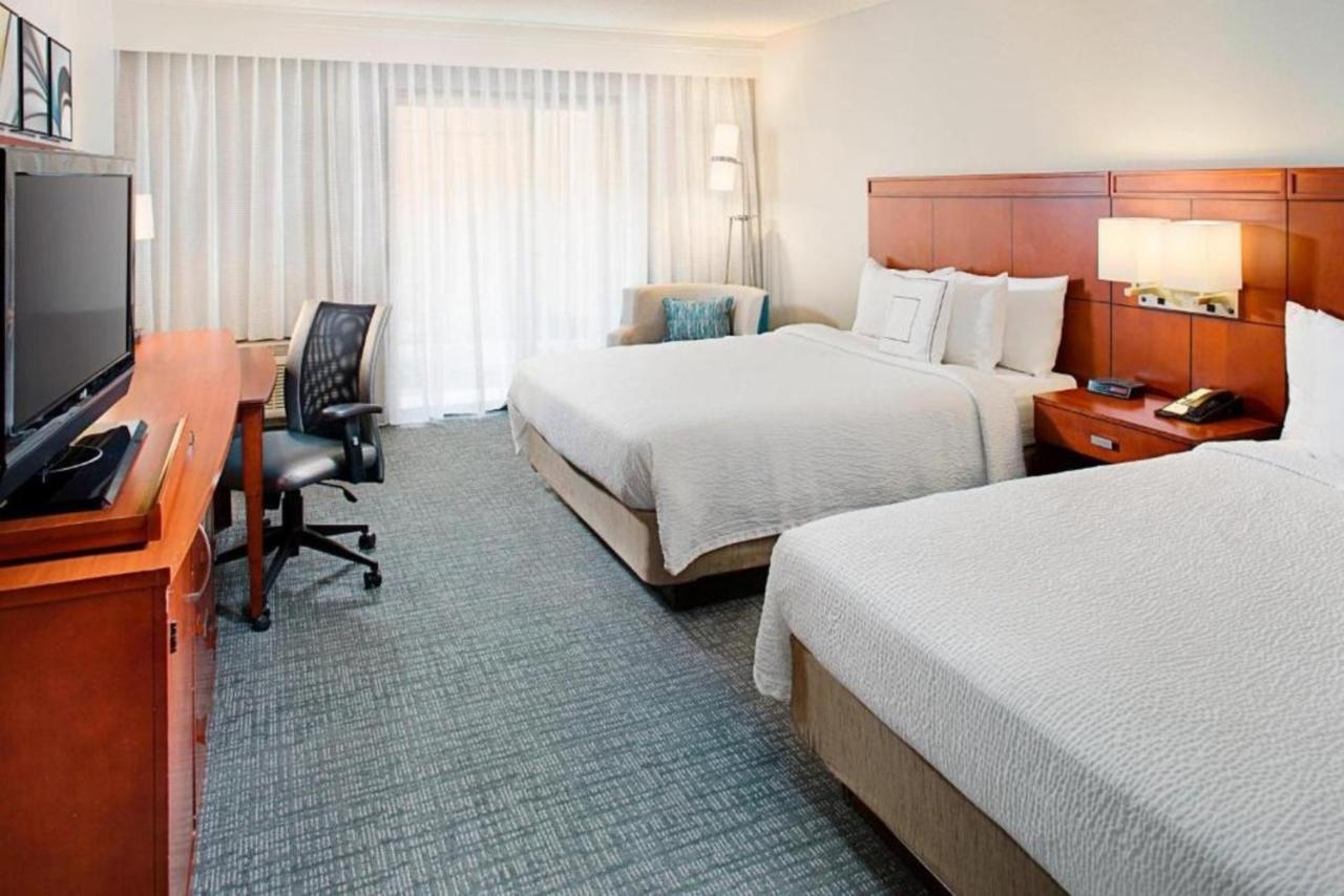 Готель Courtyard By Marriott Tucson Williams Centre Екстер'єр фото
