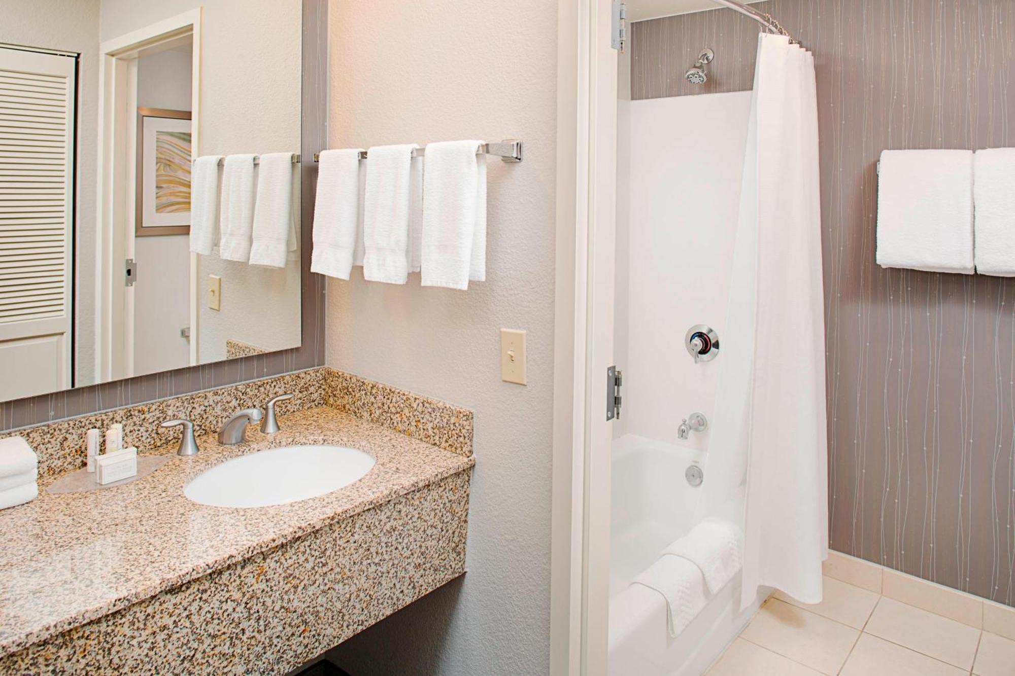 Готель Courtyard By Marriott Tucson Williams Centre Екстер'єр фото